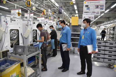 Nhiều giải ph&aacute;p cải thiện m&ocirc;i trường l&agrave;m việc cho người lao động
