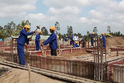 X&acirc;y dựng m&ocirc;i trường lao động an to&agrave;n để bảo vệ c&ocirc;ng nh&acirc;n x&acirc;y dựng