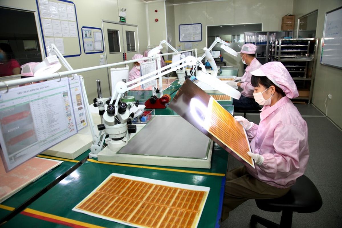 Tạo m&ocirc;i trường l&agrave;m việc an to&agrave;n, l&agrave;nh mạnh cho người lao động