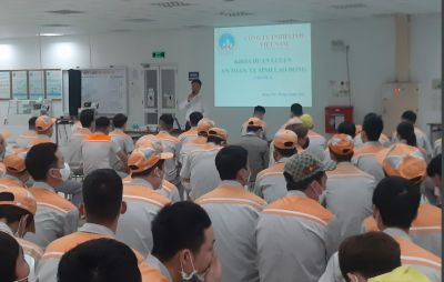 Quan t&acirc;m cải thiện điều kiện l&agrave;m việc cho người lao động