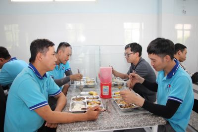 Chung sức x&acirc;y dựng m&ocirc;i trường l&agrave;m việc an to&agrave;n