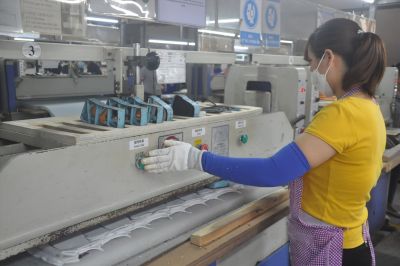 Tăng cường gi&aacute;m s&aacute;t, đảm bảo điều kiện l&agrave;m việc cho lao động dệt may